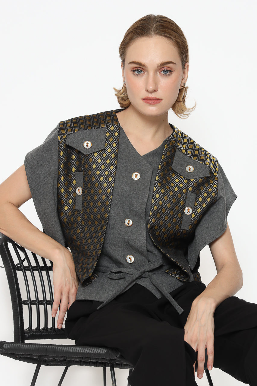 Bloom et Champs Batwing Top in Gold