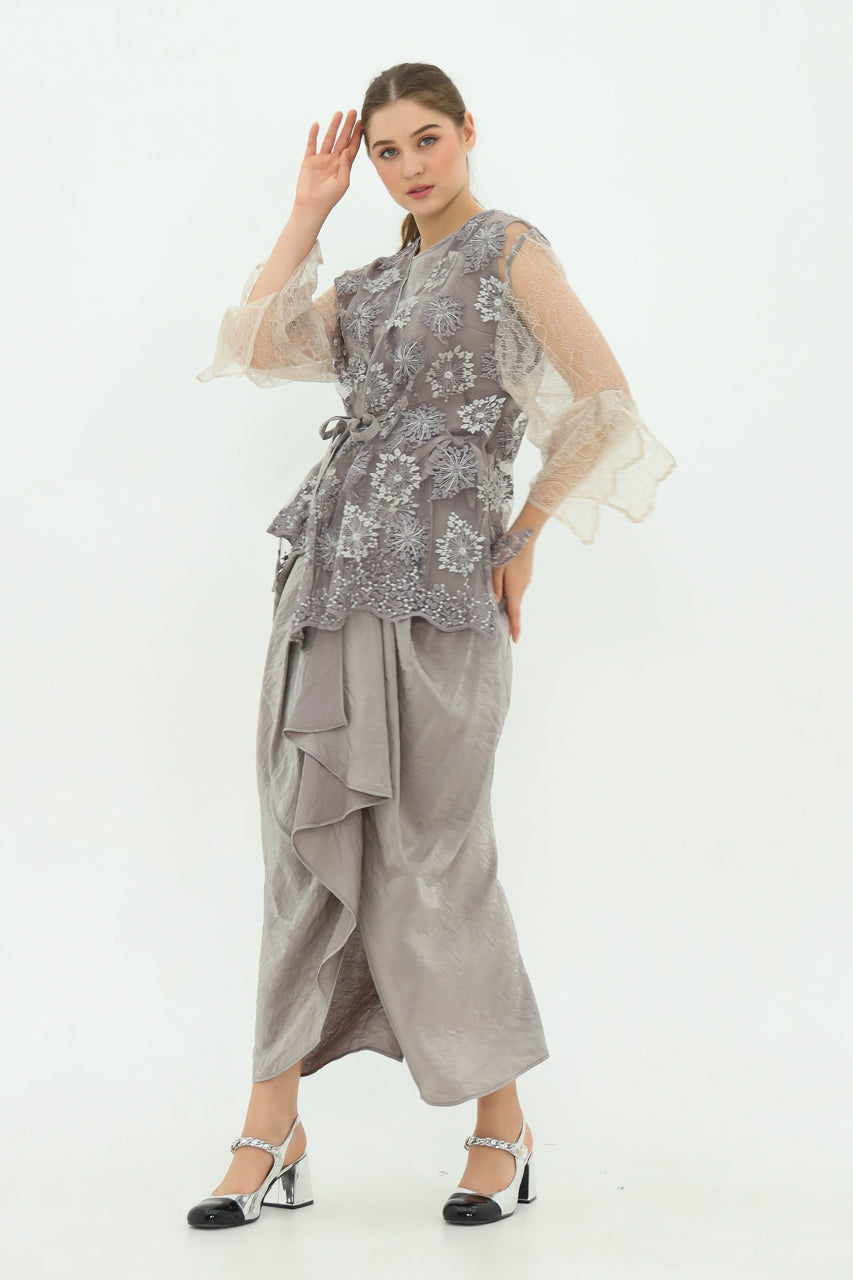 Bloom et Champs Kimono Sari/Rok Emas