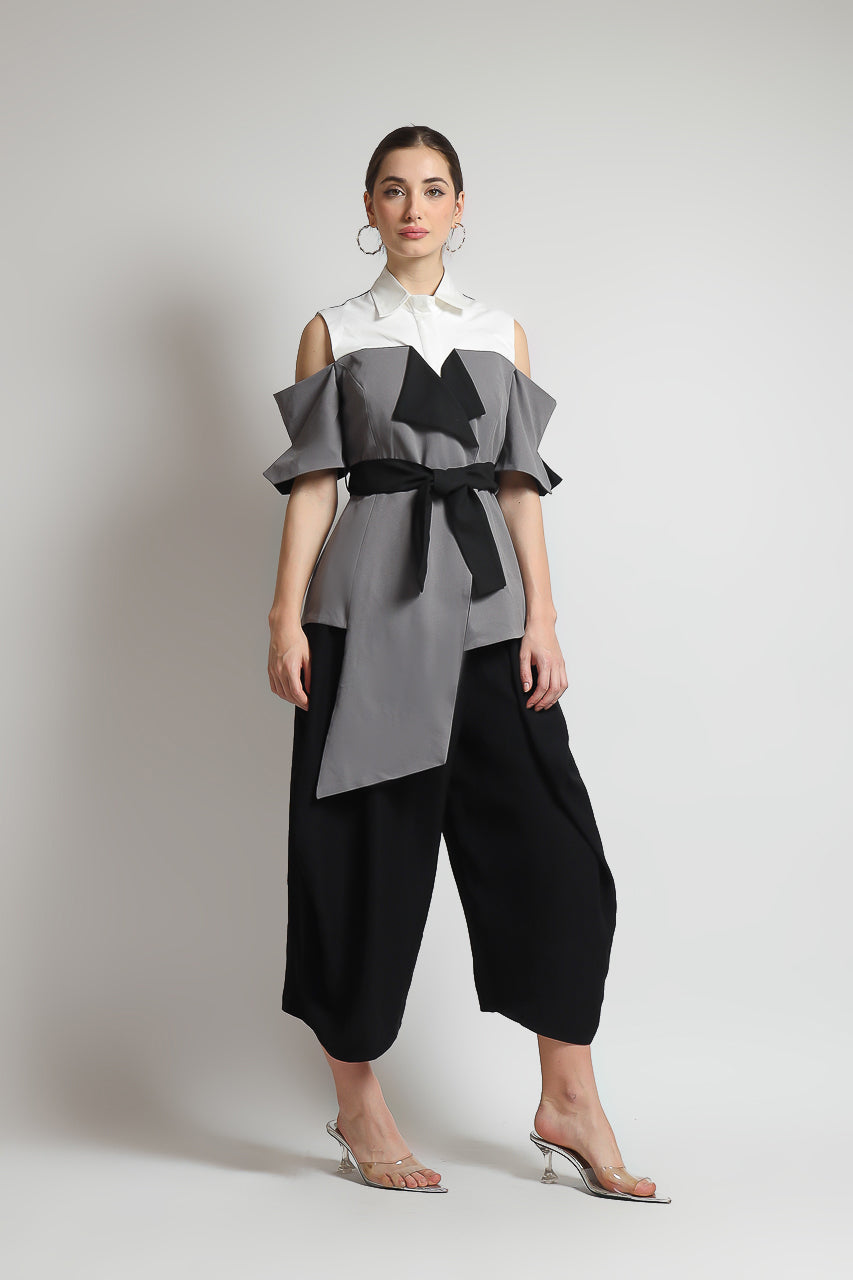 Bloom et Champs Top Tangan Pisah Abu/Bloom Celana Kewer Hitam