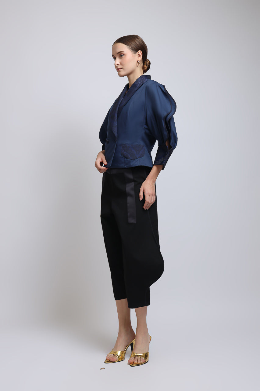 Bloom et Champs Scalloped Sleeves SS Navy Blouse