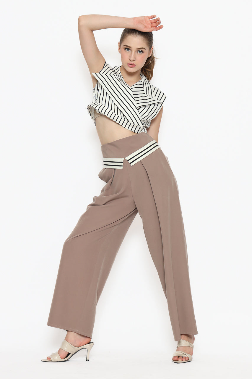 Bloom et Champs Vest Crop Salur/ Celana List Pinggang Mocha