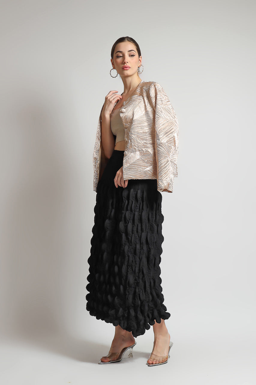 Bloom et Champs Embossed Jendul Pleats Skirt in Black/ Blazer Pleats in Nude