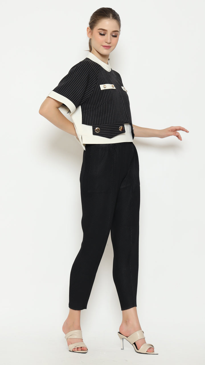 Bloom et Champs Top Crop Button High Neck