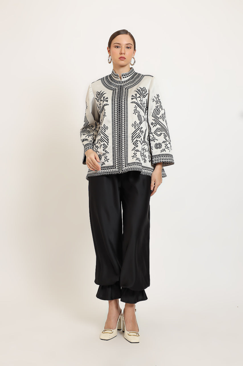 Bloom et Champs Atlas Embroidered Blouse/Ruffle Hem Pants