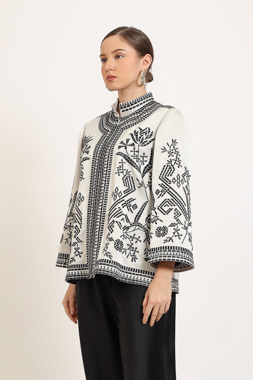 Bloom et Champs Atlas Embroidered Blouse/Ruffle Hem Pants