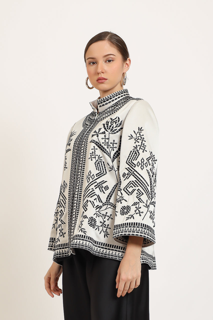Bloom et Champs Atlas Embroidered Blouse/Ruffle Hem Pants
