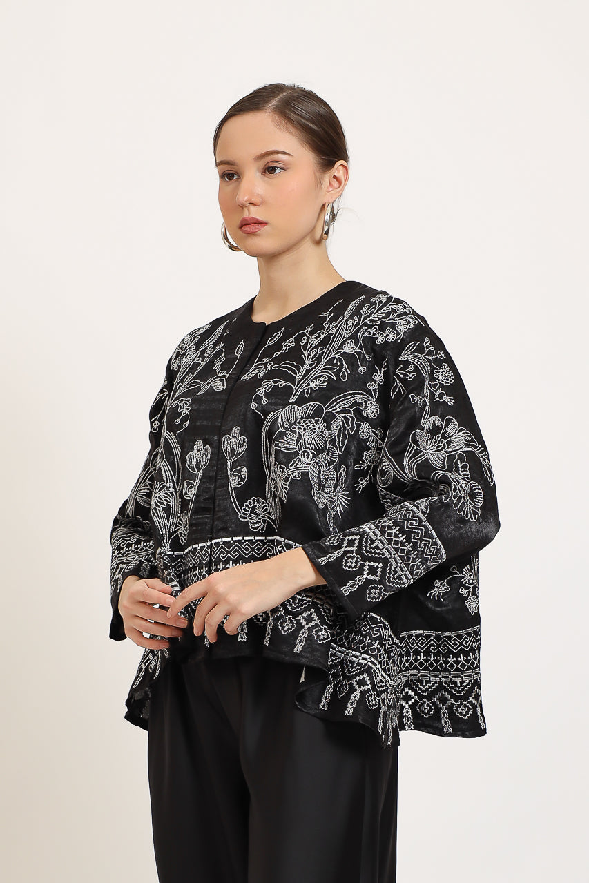 Bloom et Champs Canary Embroidered Top