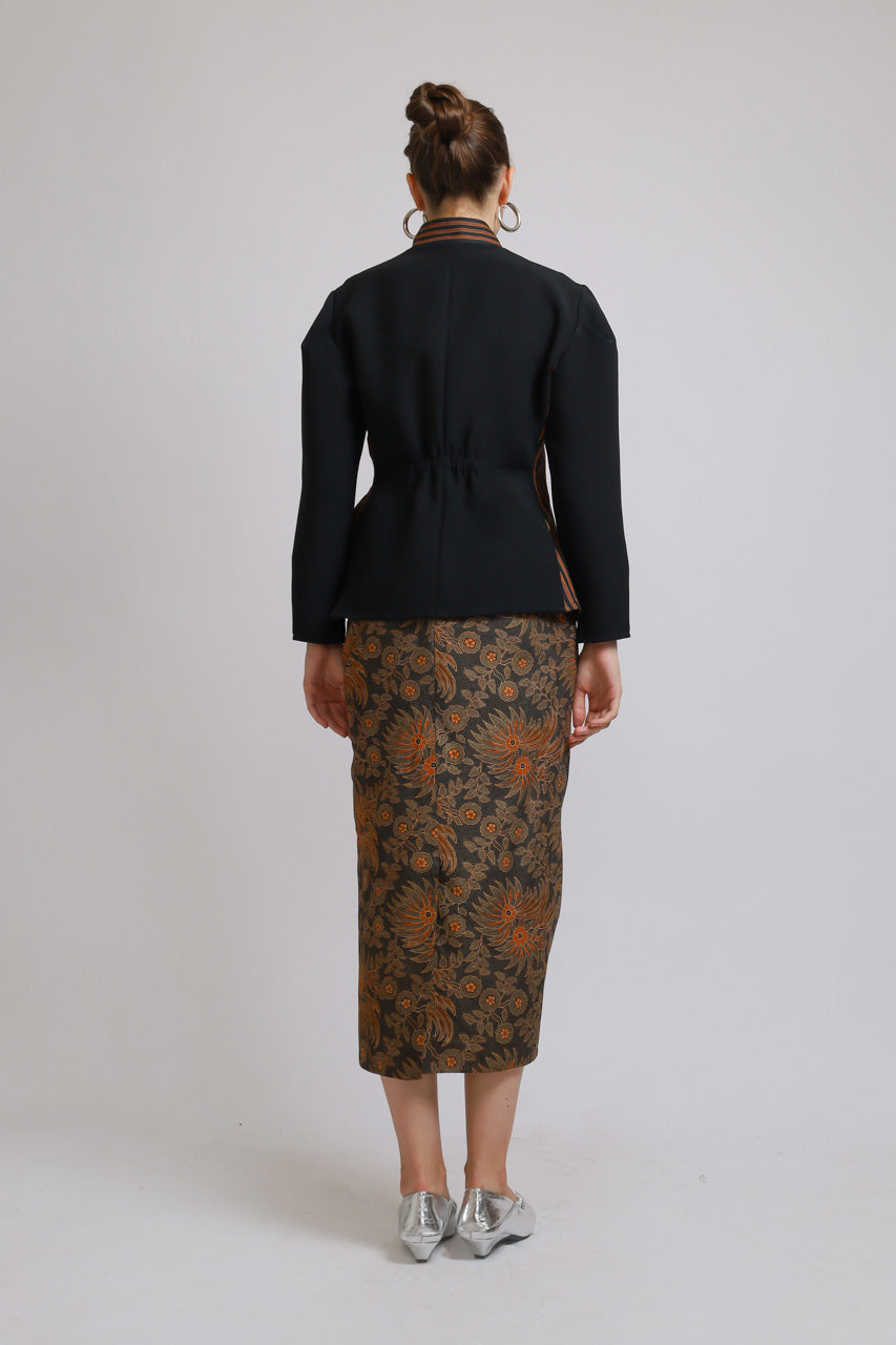 Bloom et Champs Kebaya Luric Blouse/Kebaya Batik Skirt