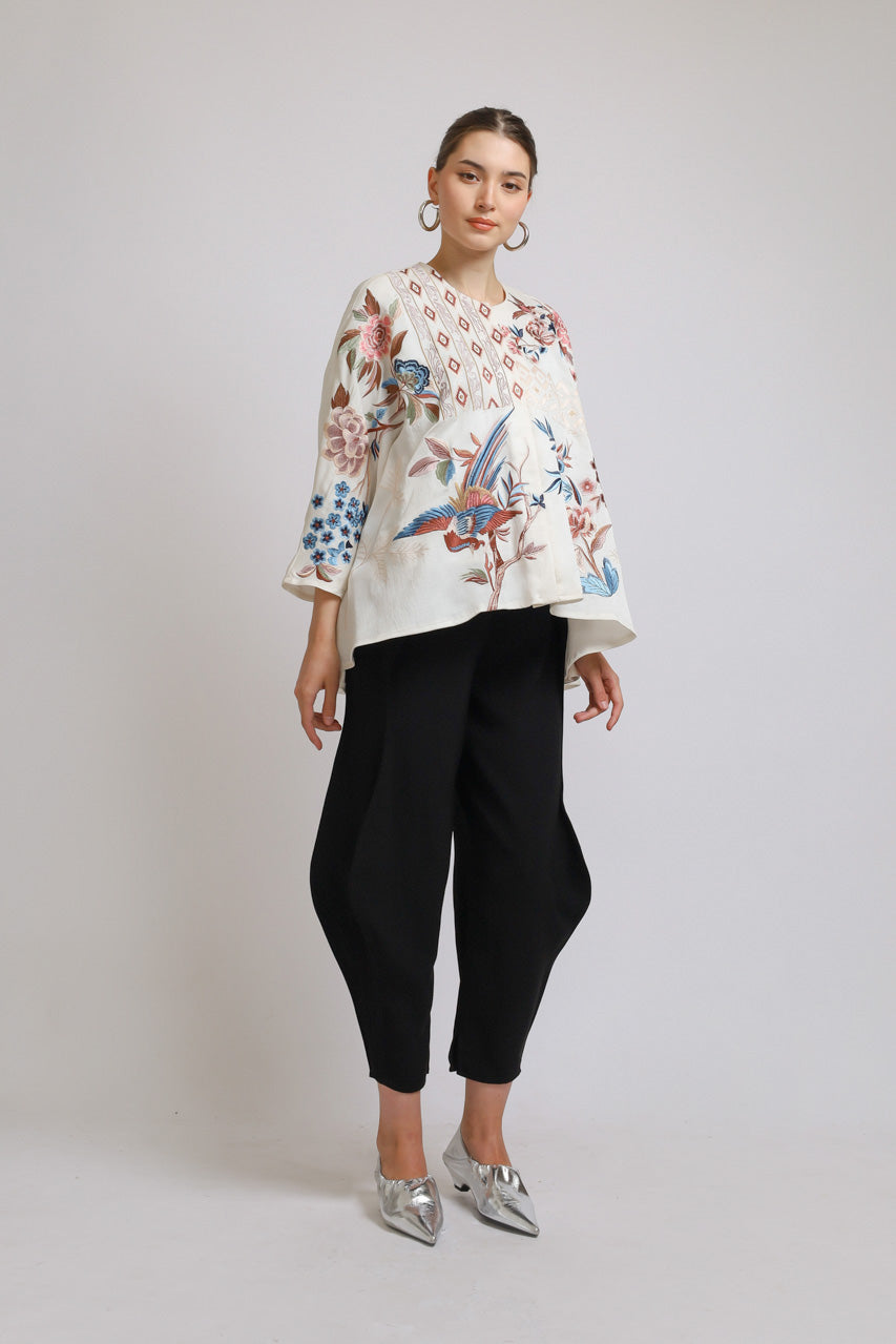 Bloom et Champs White Flora Embroidered Blouse/Bloom Doremi Pants