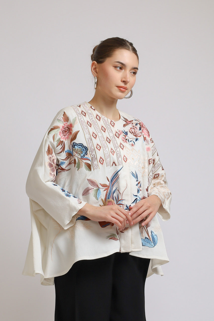 Bloom et Champs White Flora Embroidered Blouse/Bloom Doremi Pants