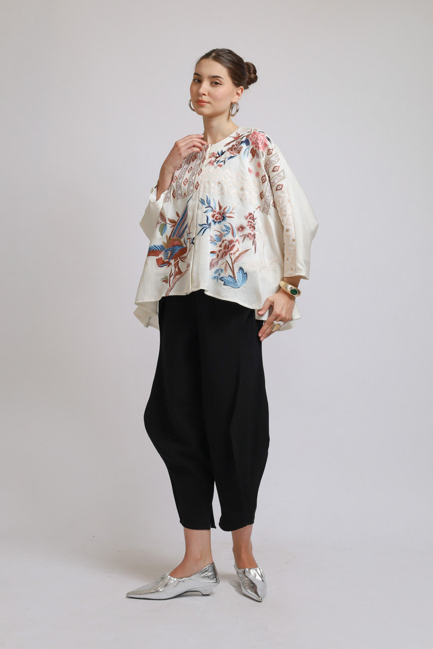 Bloom et Champs White Flora Embroidered Blouse/Bloom Doremi Pants