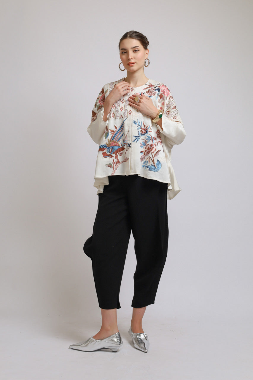 Bloom et Champs White Flora Embroidered Blouse/Bloom Doremi Pants