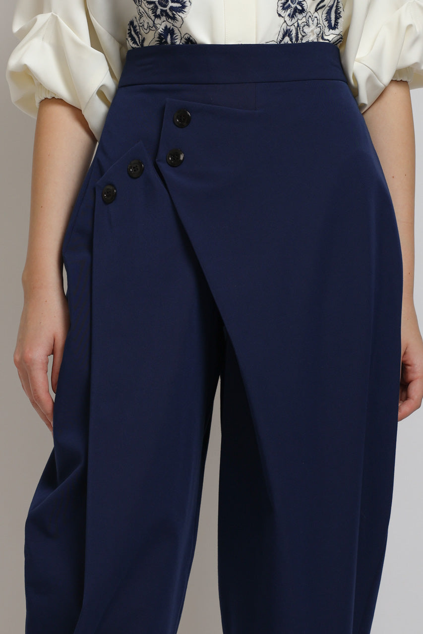 Bloom et Champs Sling Buttons Pants in Navy