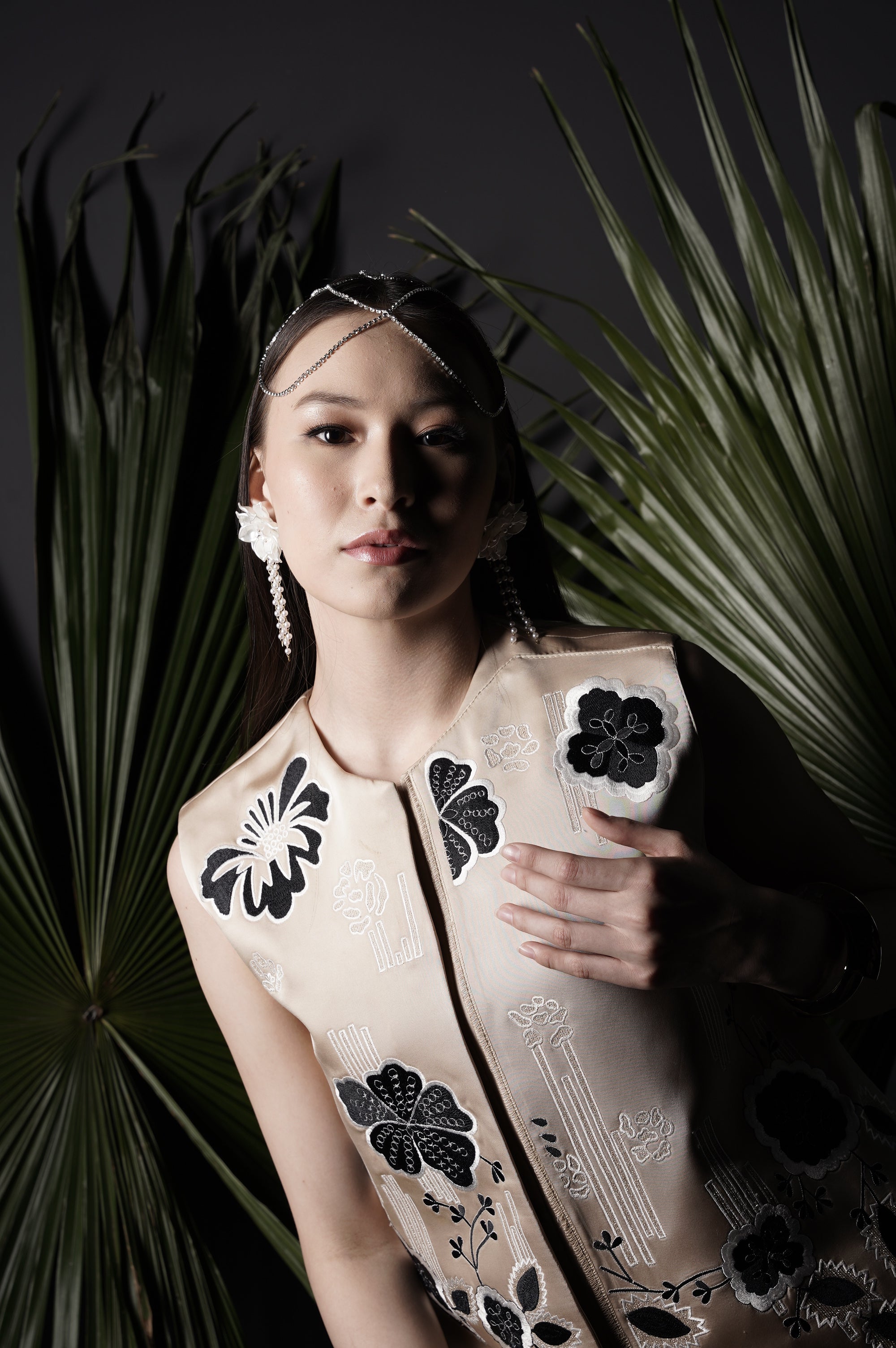 Bloom et Champs Dannie Embroidered Vest