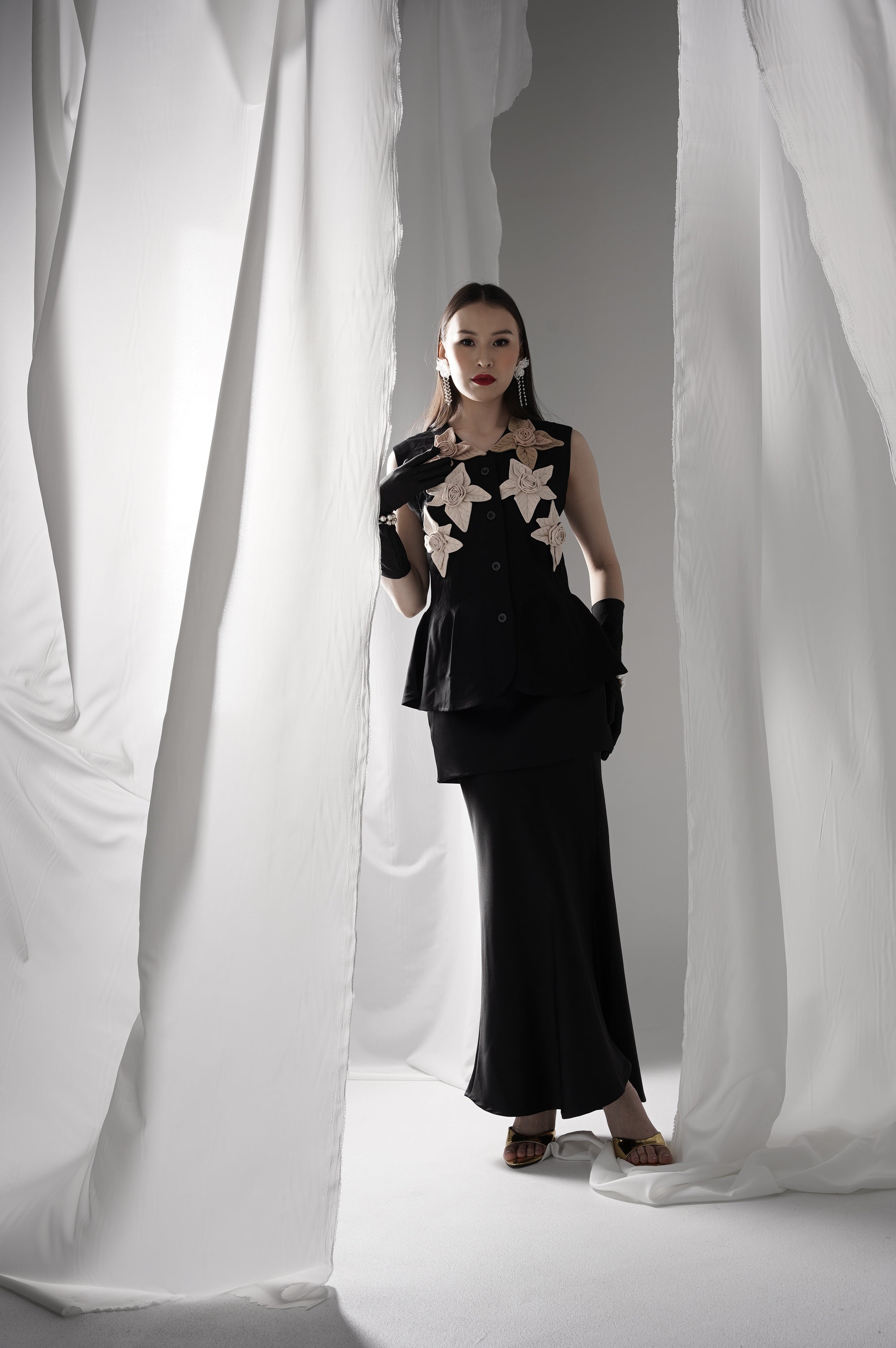 Bloom et Champs Callia Floral Blouse/ Saten Obi Skirt