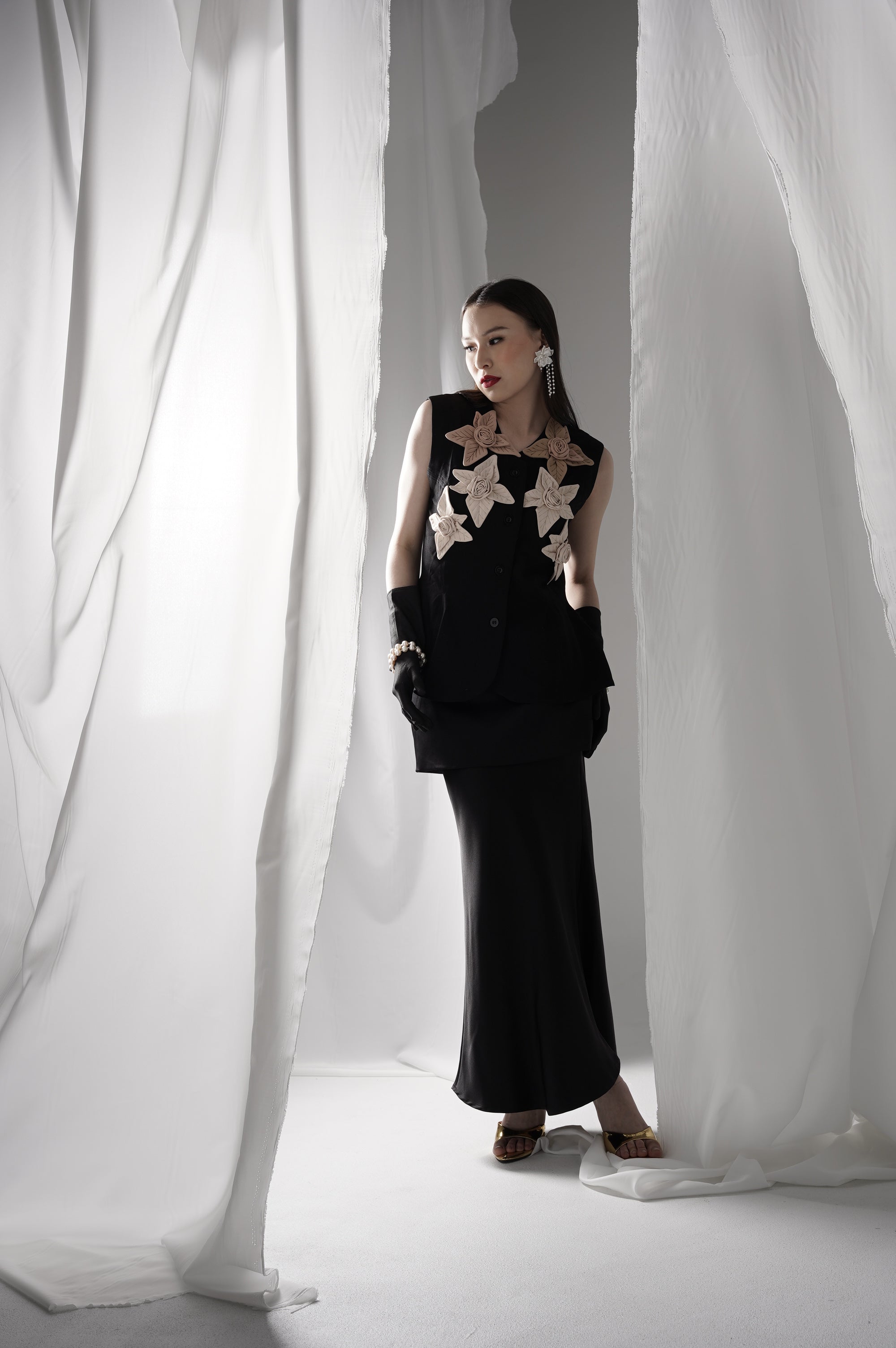 Bloom et Champs Callia Floral Blouse/ Saten Obi Skirt