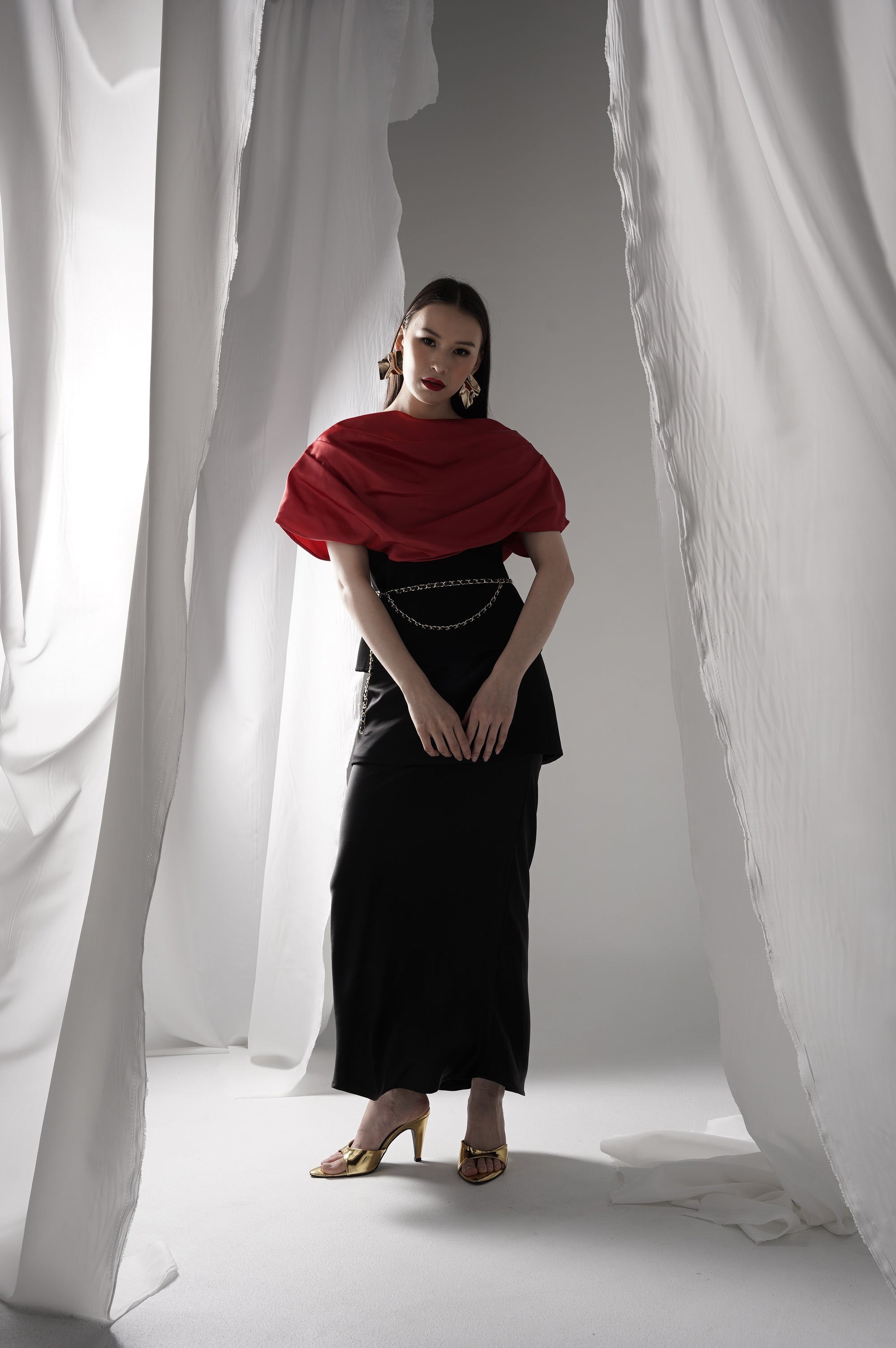 Bloom et Champs Sabrina Drapery in Cherry Red/Saten Obi Skirt in Black