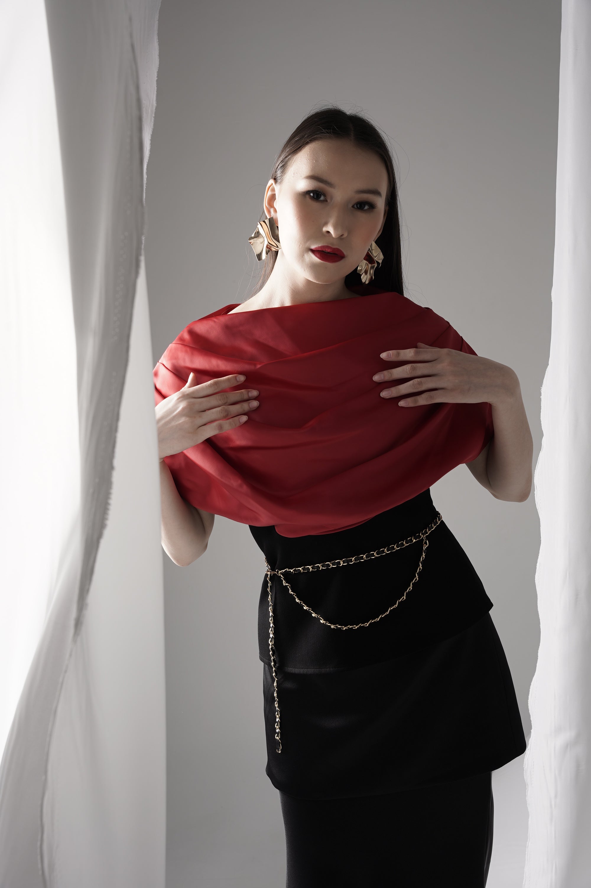 Bloom et Champs Sabrina Drapery in Cherry Red/Saten Obi Skirt in Black