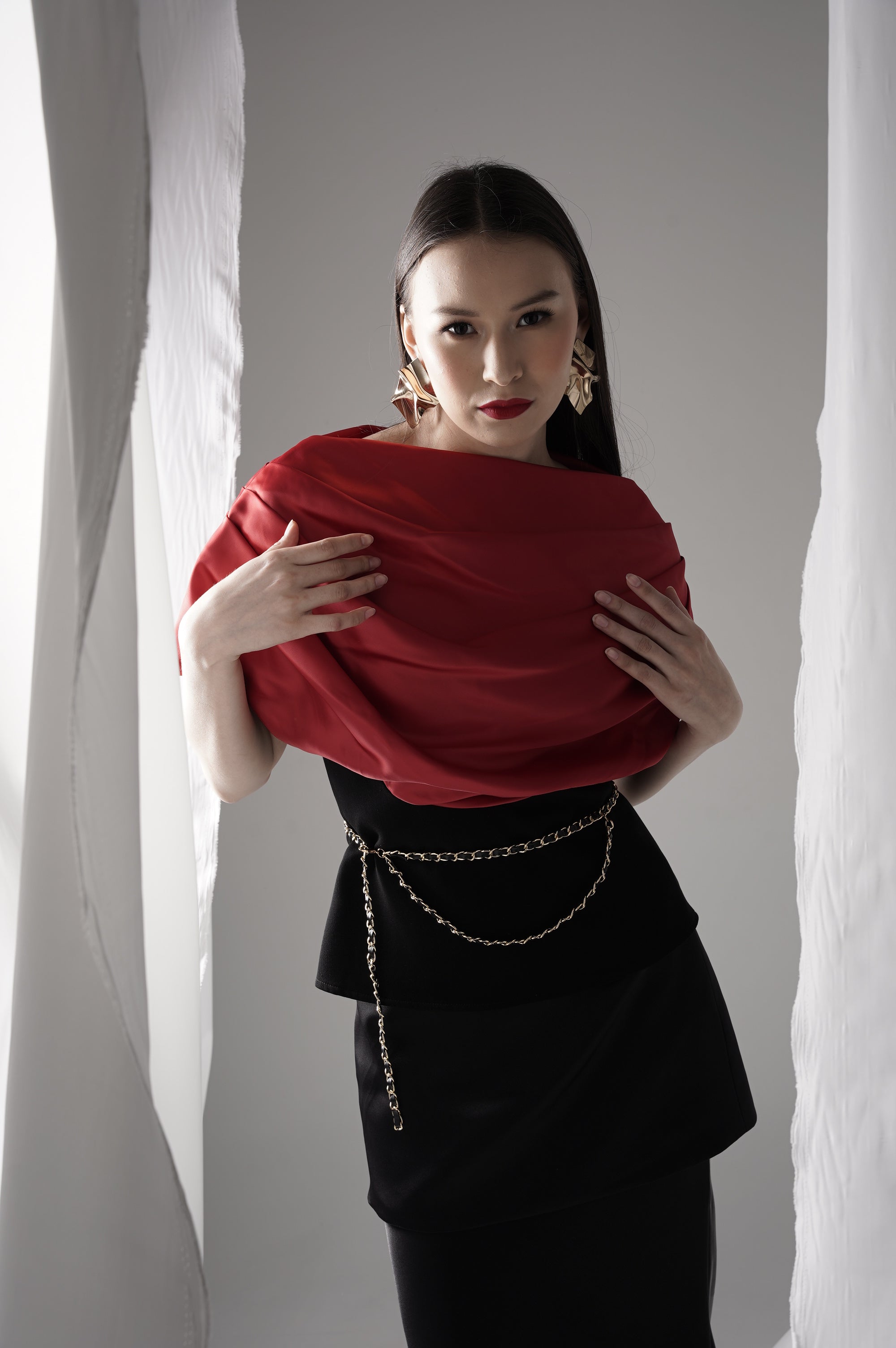 Bloom et Champs Sabrina Drapery in Cherry Red/Saten Obi Skirt in Black