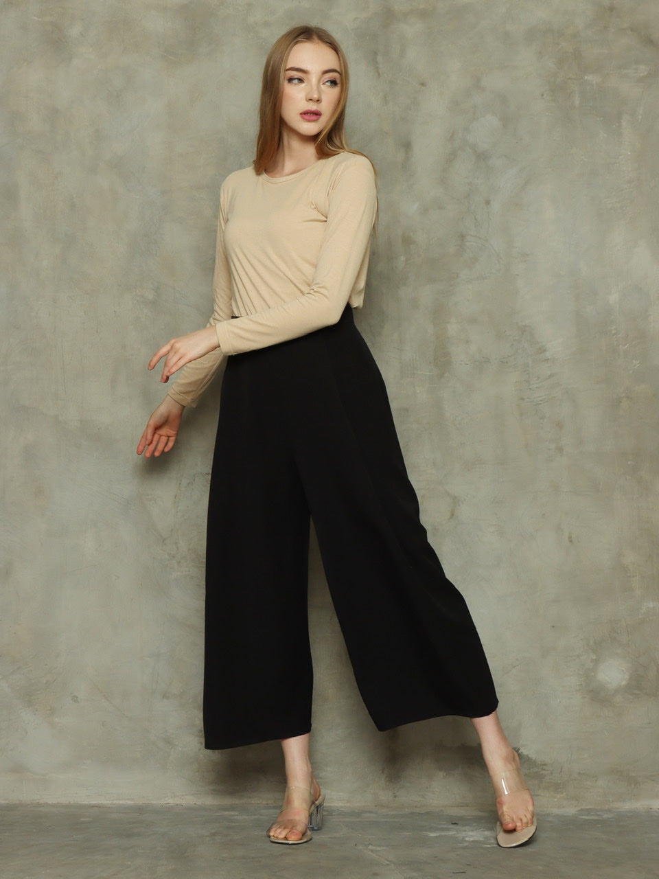 Celana Lebar Flare Cut Black