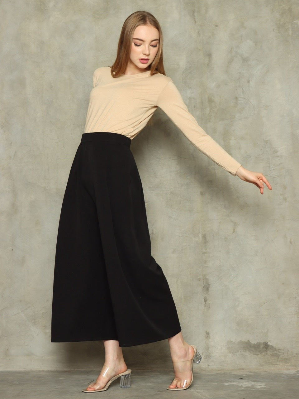 Celana Lebar Flare Cut Black