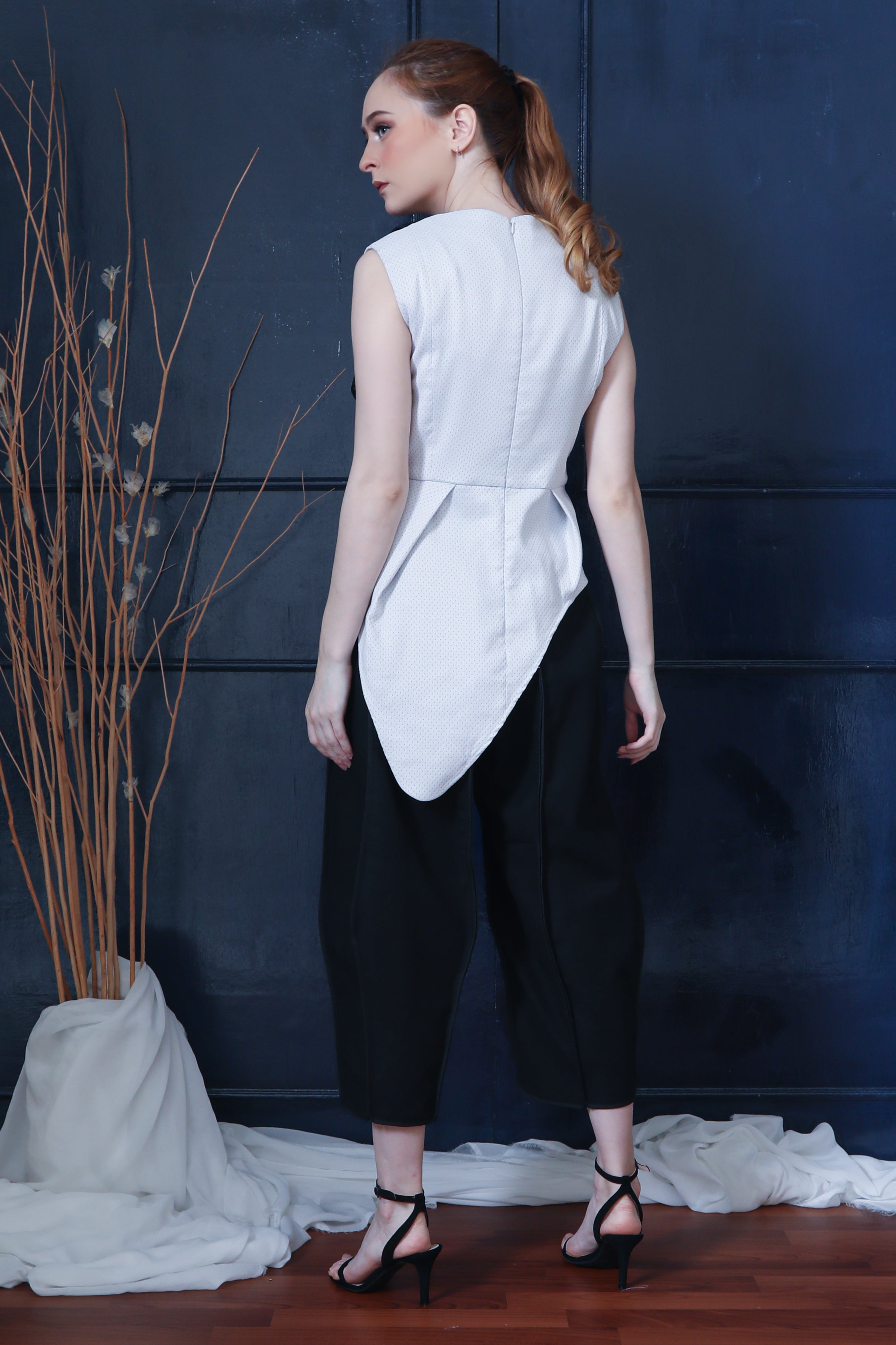 TOP PLOI RENDA HITAM