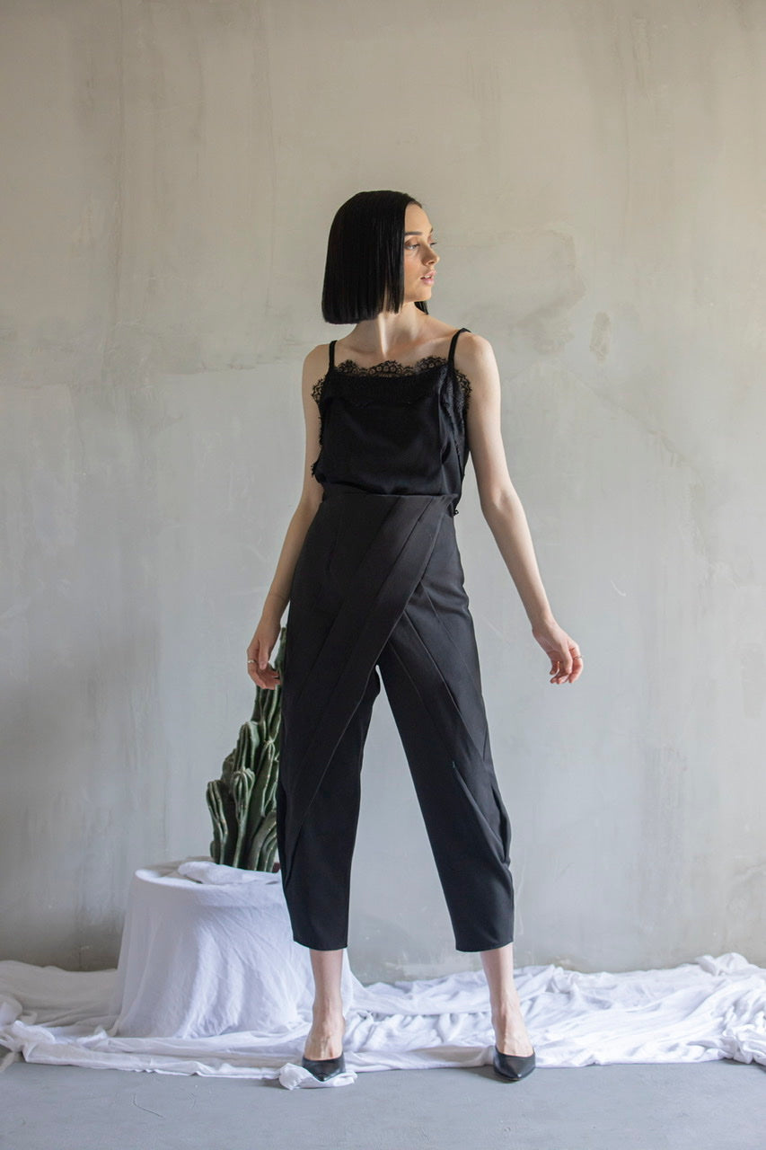 Celana Obi Ploi Hitam