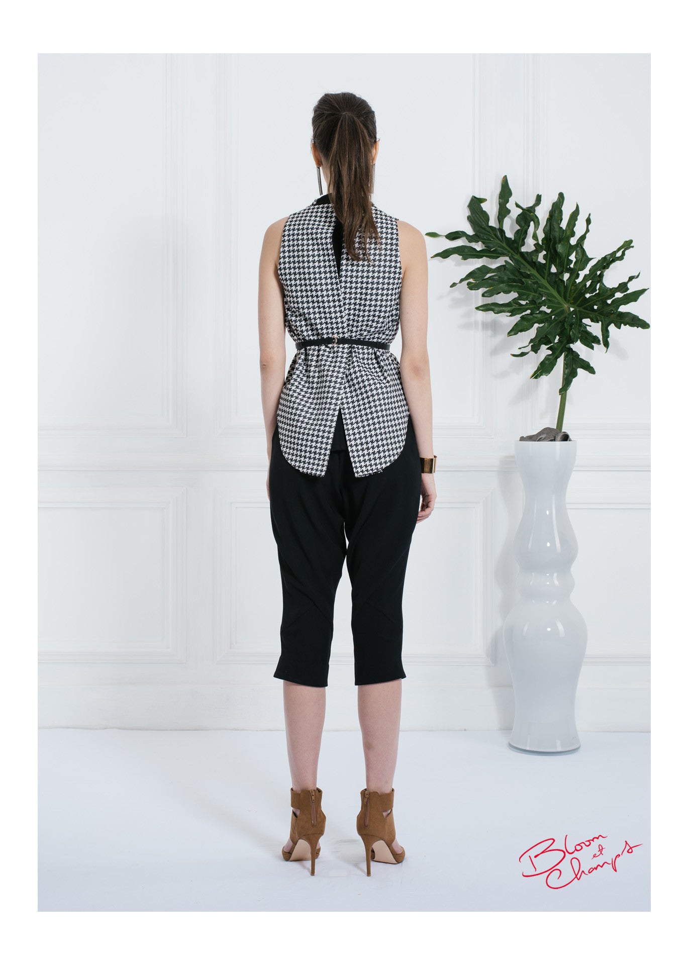 Catur Vest Top