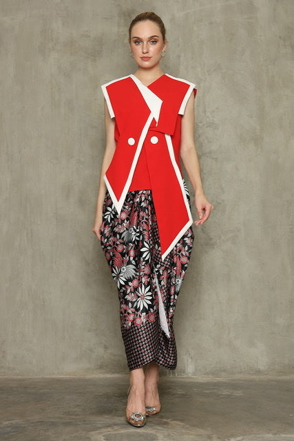 Set Tuxedo Batik Merah