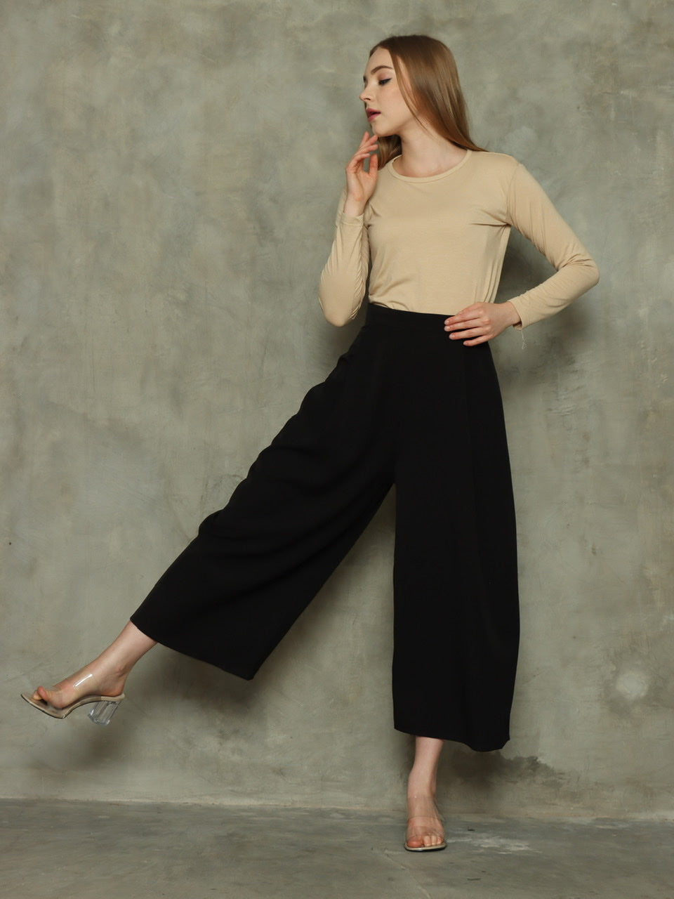 Celana Lebar Flare Cut Black