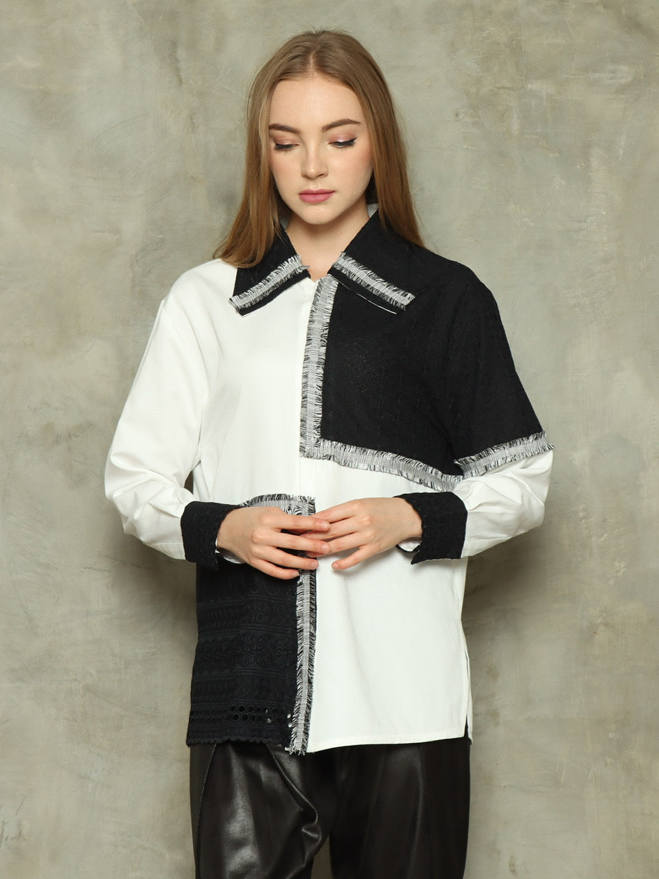 Kemeja Catur Siku Monochrome