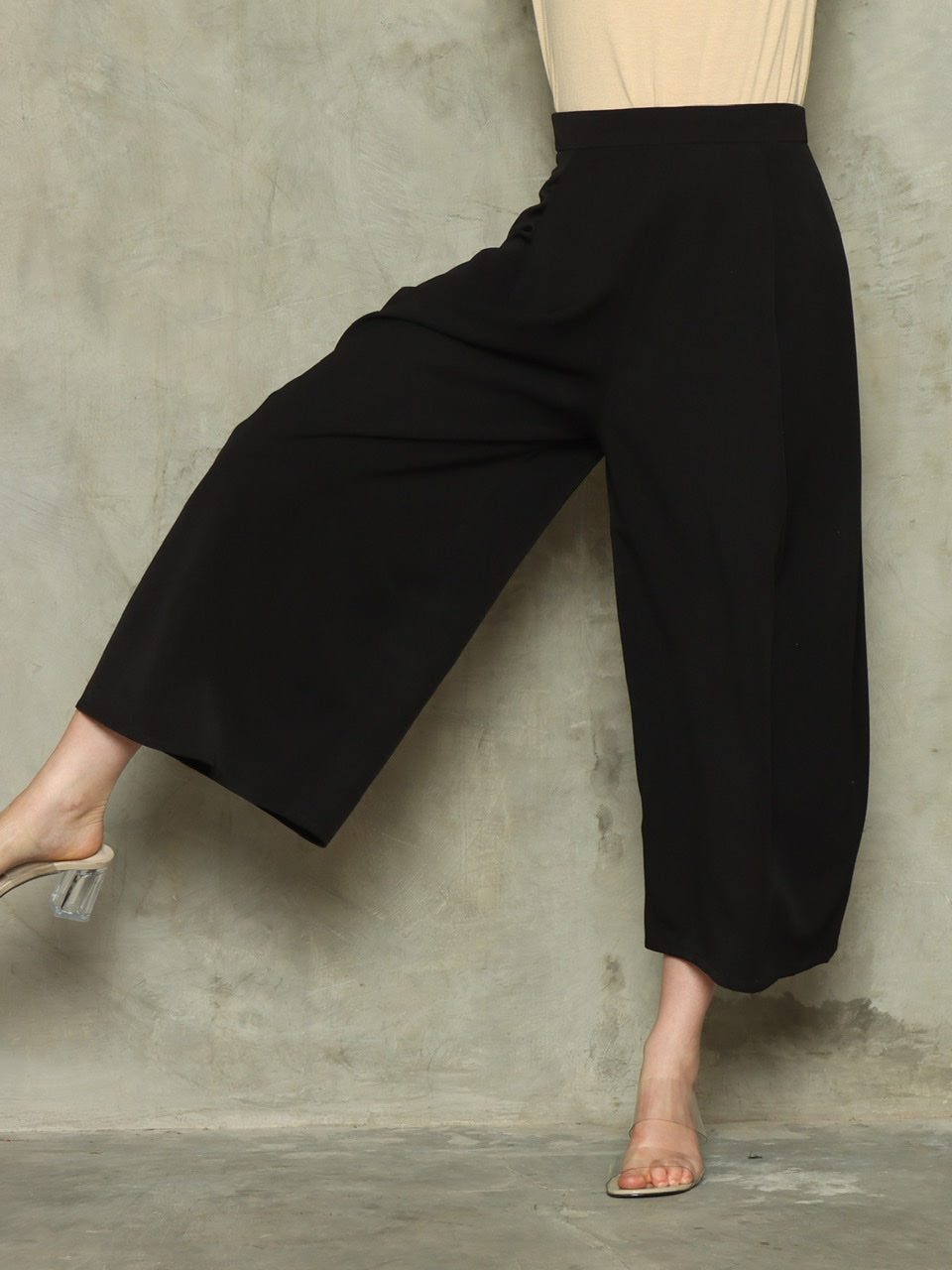 Celana Lebar Flare Cut Black