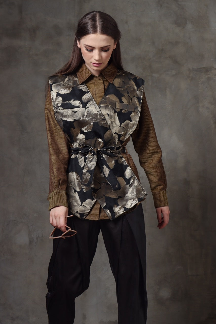 Kemeja Vest Bunga in Caramel inner