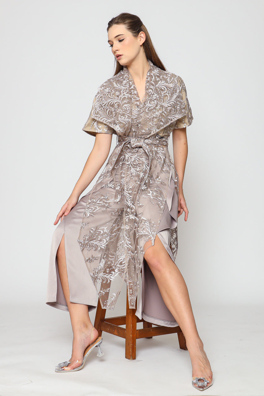 Bloom et Champs Kimono Panjang Renda