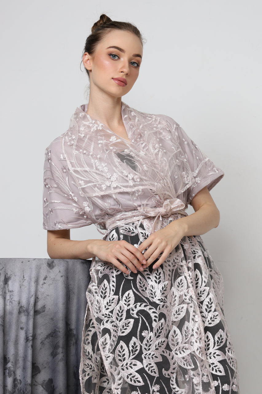 Bloom Et Champs Kimono Bordir in Blush