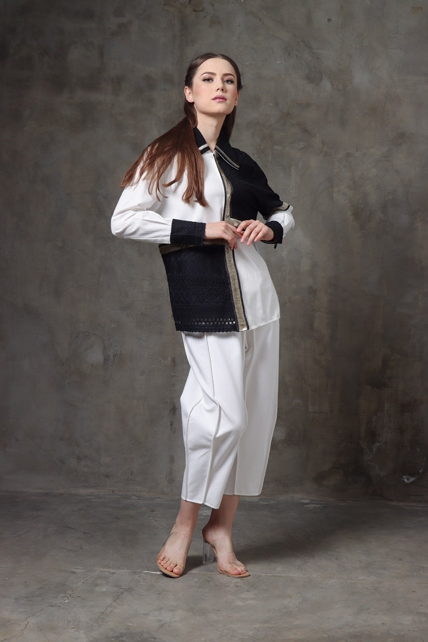 Kemeja Catur Monochrome