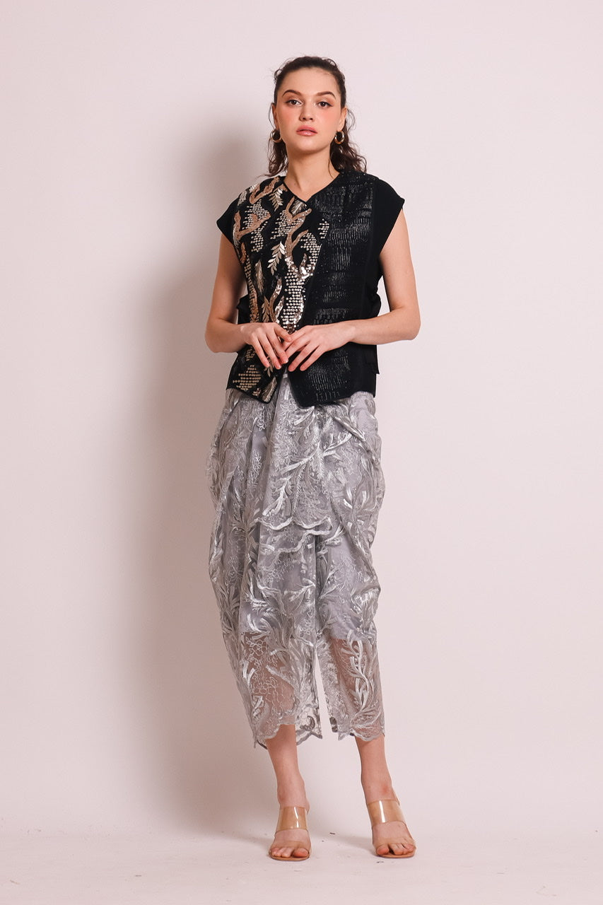 Bloom et Champs Sequined Top in Black/Gold