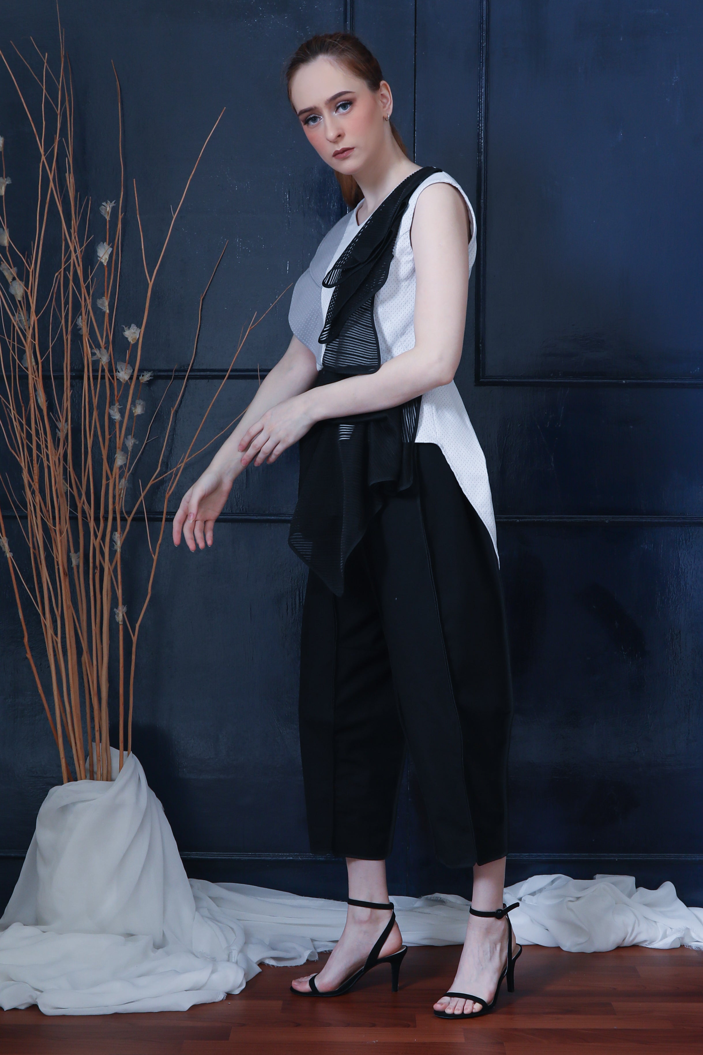 TOP PLOI RENDA HITAM