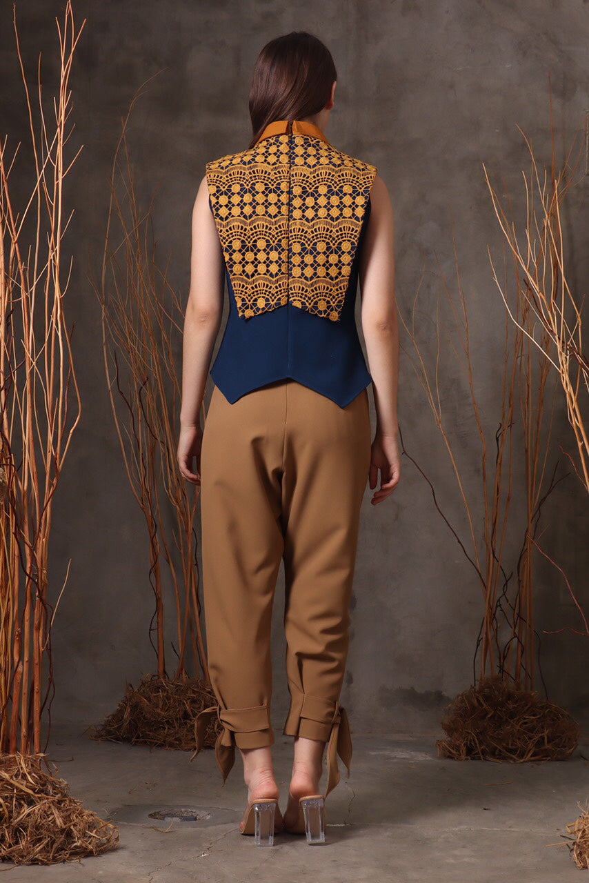 Bloom et Champs Kemeja Sleeveless Brukat Caramel