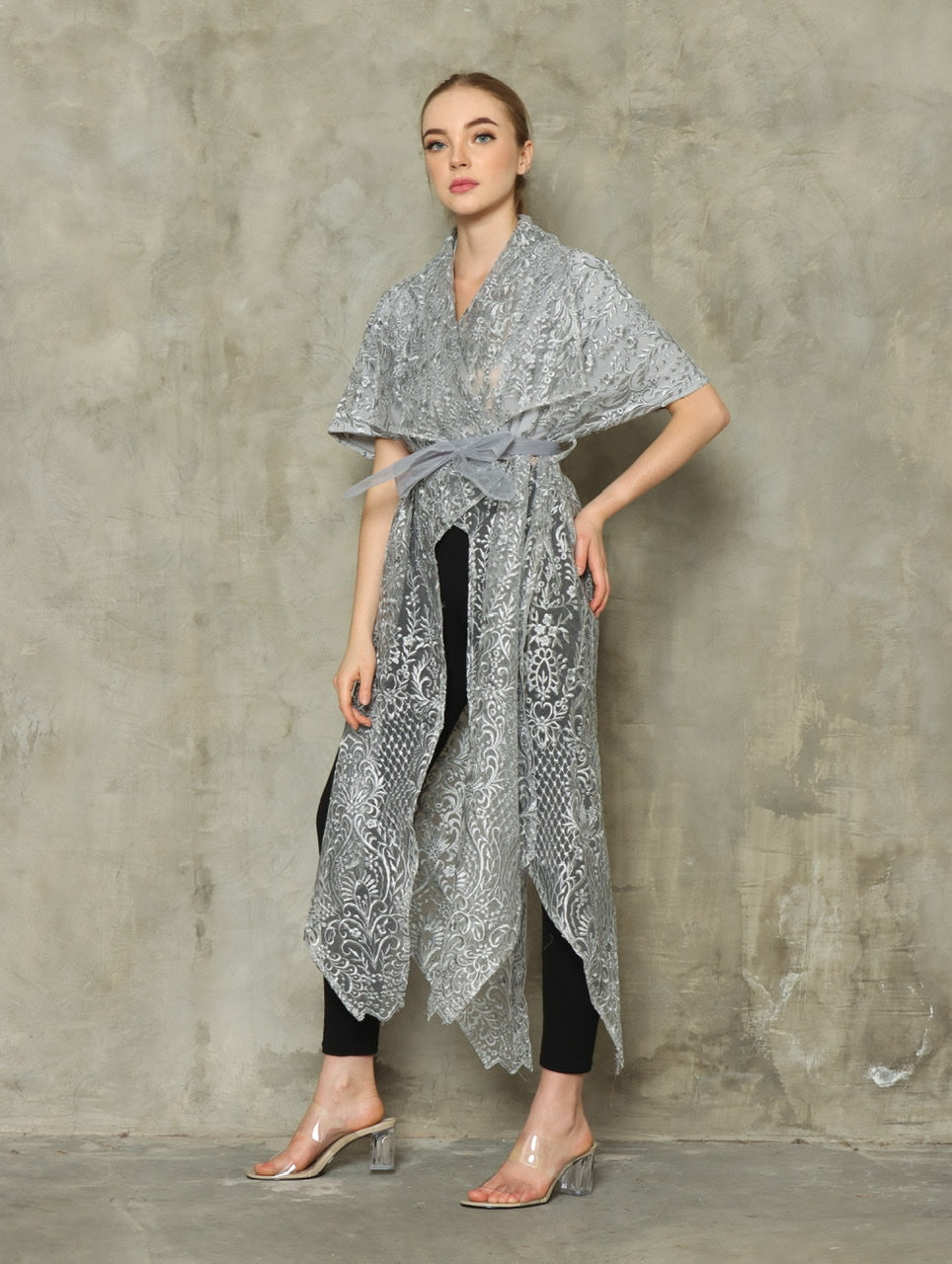 Kimono Tile Border Panjang In Silver