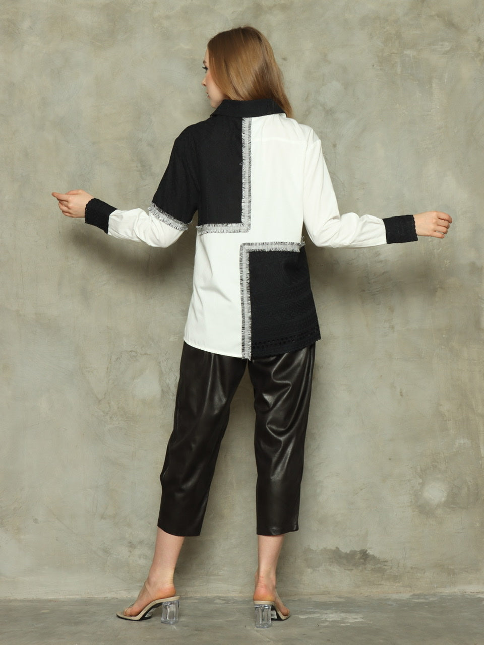 Kemeja Catur Siku Monochrome