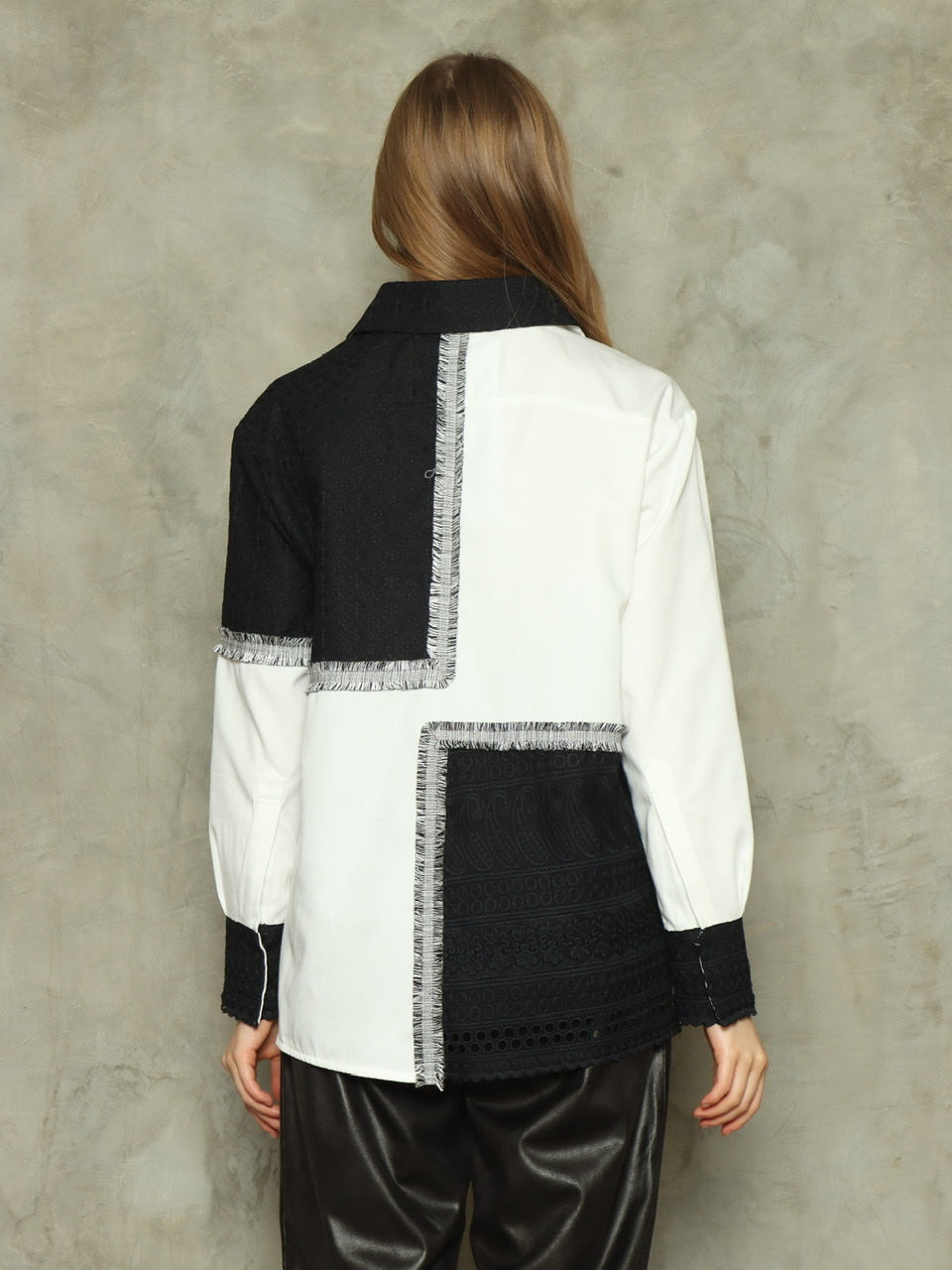 Kemeja Catur Siku Monochrome