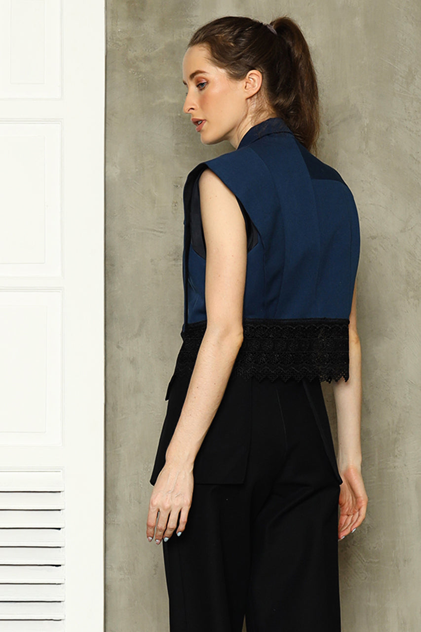 Bloom et Champs Vest Crop in Navy