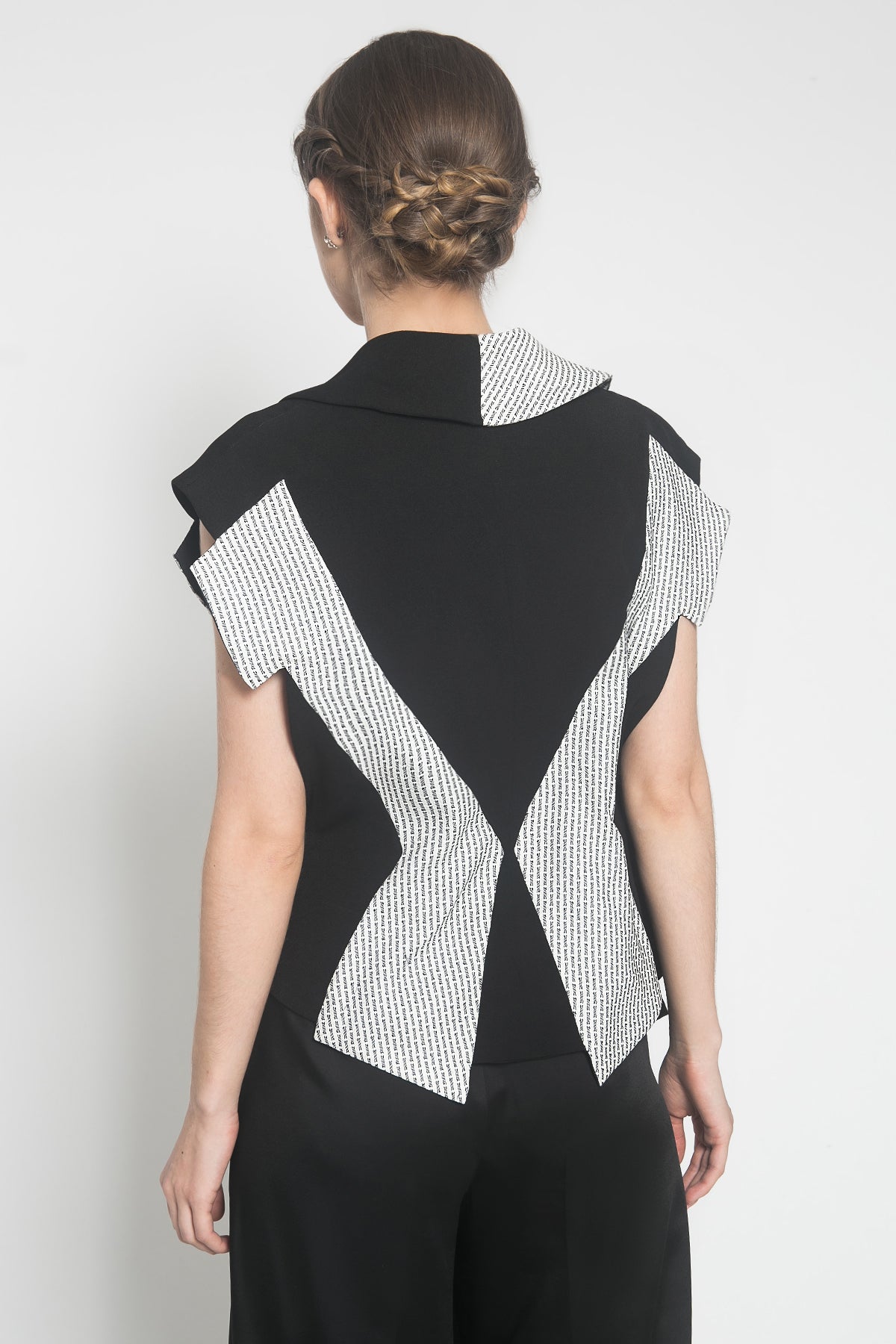 Top Monochrome Jala