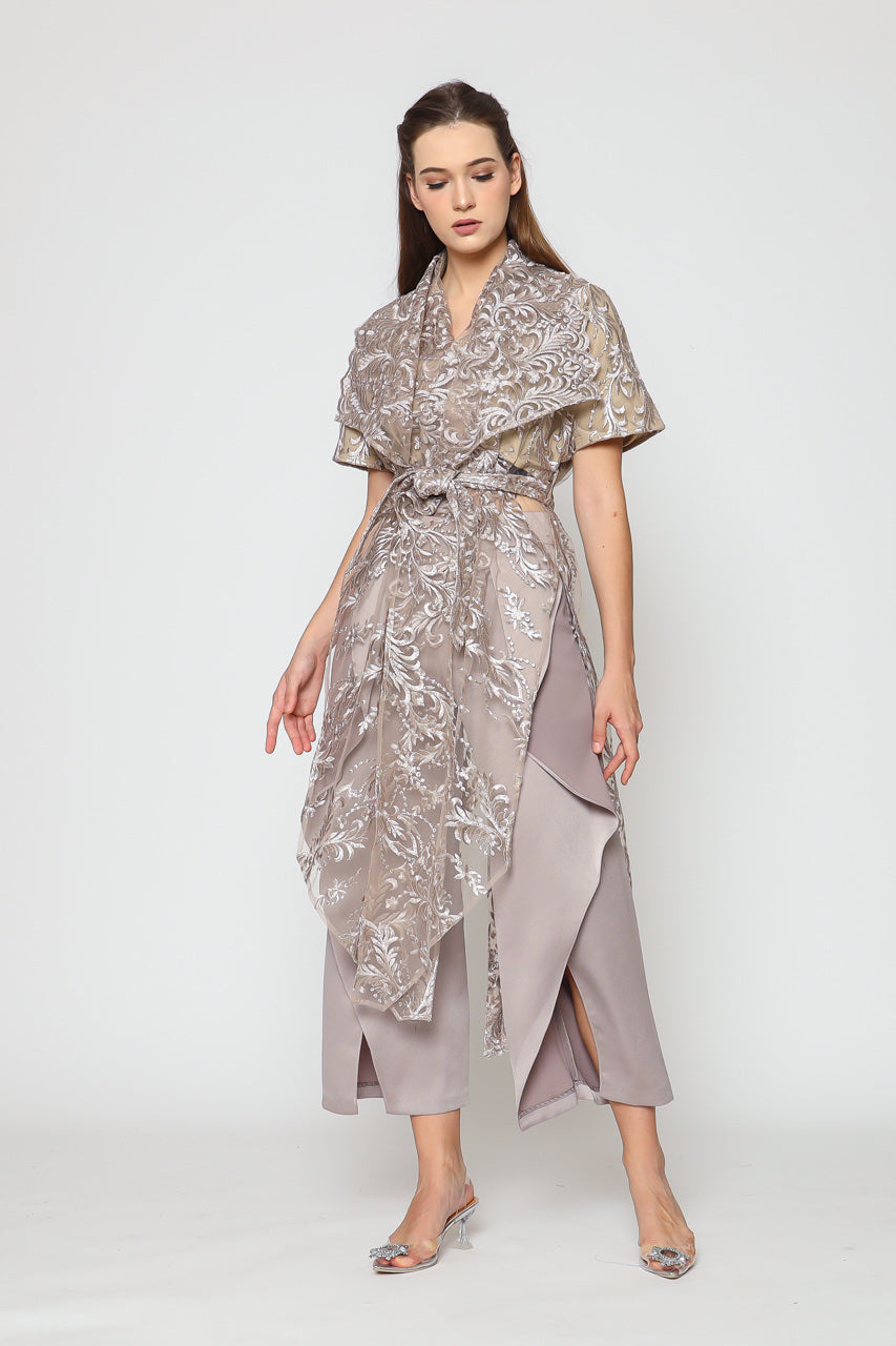 Bloom et Champs Kimono Panjang Renda