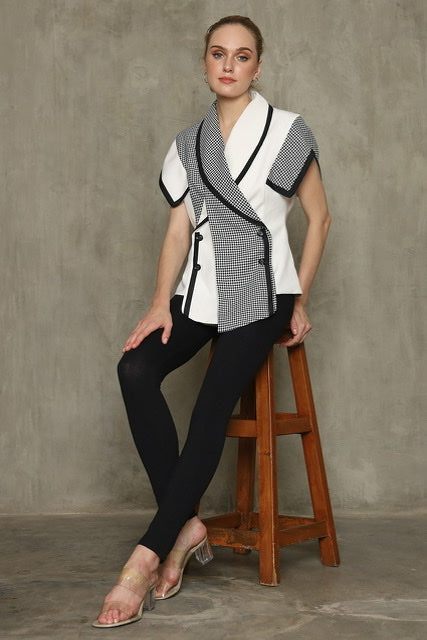 Bloom et Champs Checkered Blazer Top