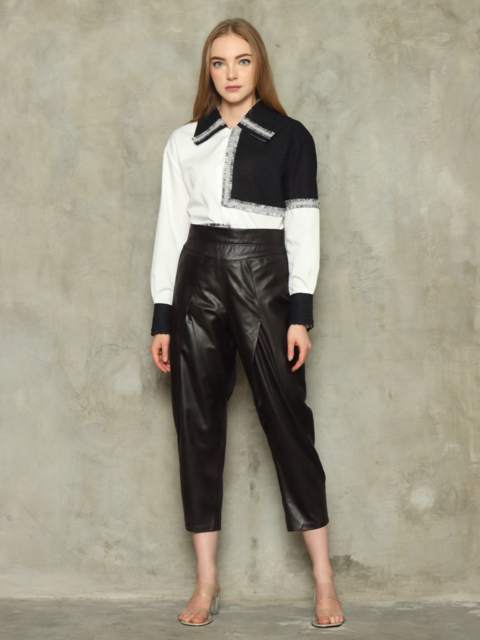 Kemeja Catur Siku Monochrome