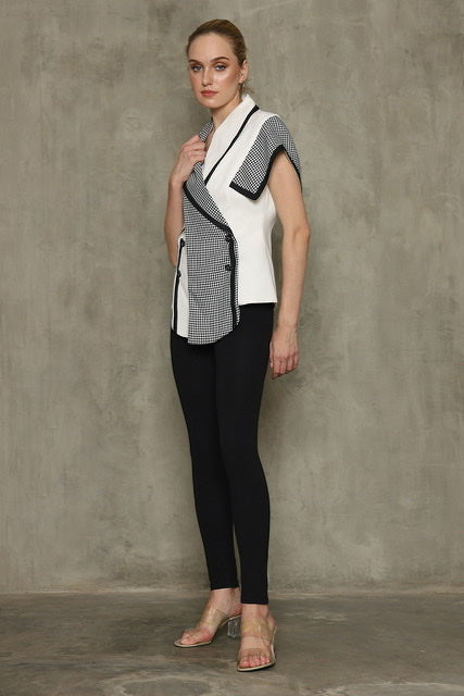 Bloom et Champs Checkered Blazer Top