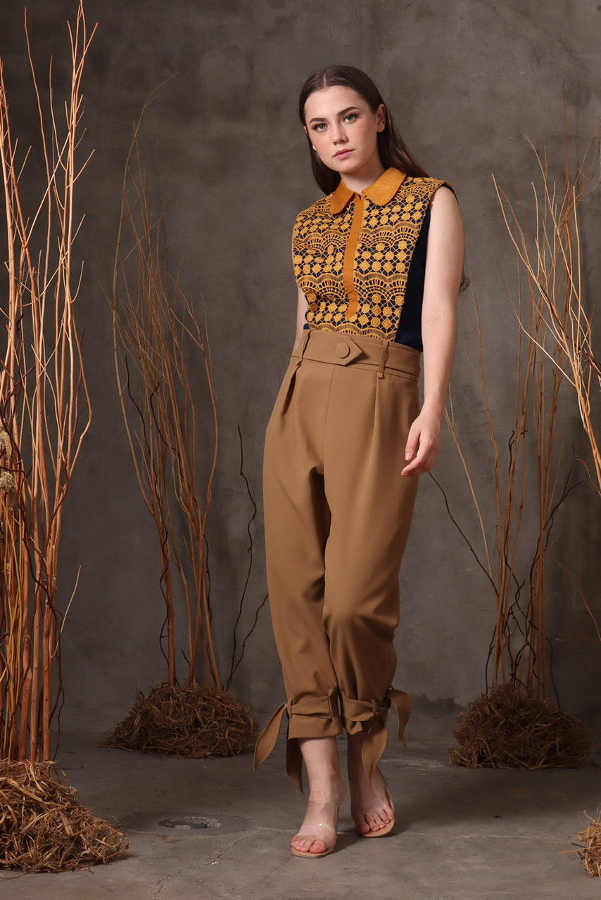 Bloom et Champs Kemeja Sleeveless Brukat Caramel