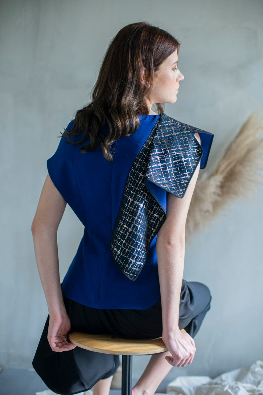 Top Tangga Biru
